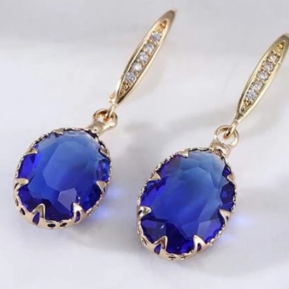 Shiny Oval Shape Blue Dangle Earrings Inlaid with Cubic Zirconia New - Picture 6 of 6